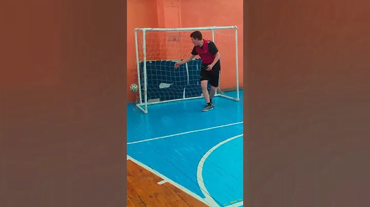 Забивает победный пенальти в матче #футбол #football #sport #soccer #спорт #goal #гол #song